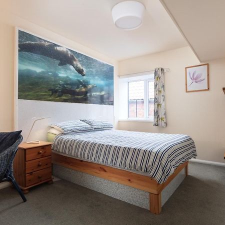 Discovery Accommodation Whitby Bagian luar foto