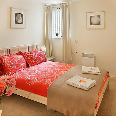 Discovery Accommodation Whitby Bagian luar foto