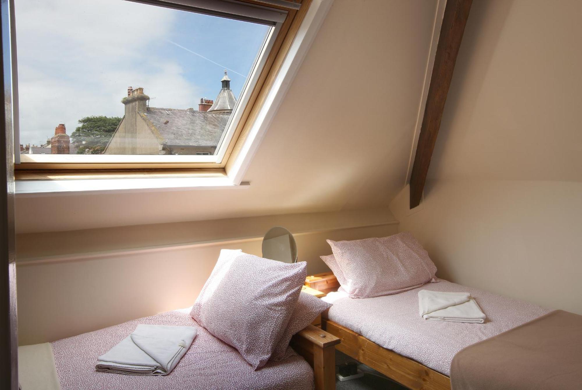 Discovery Accommodation Whitby Bagian luar foto