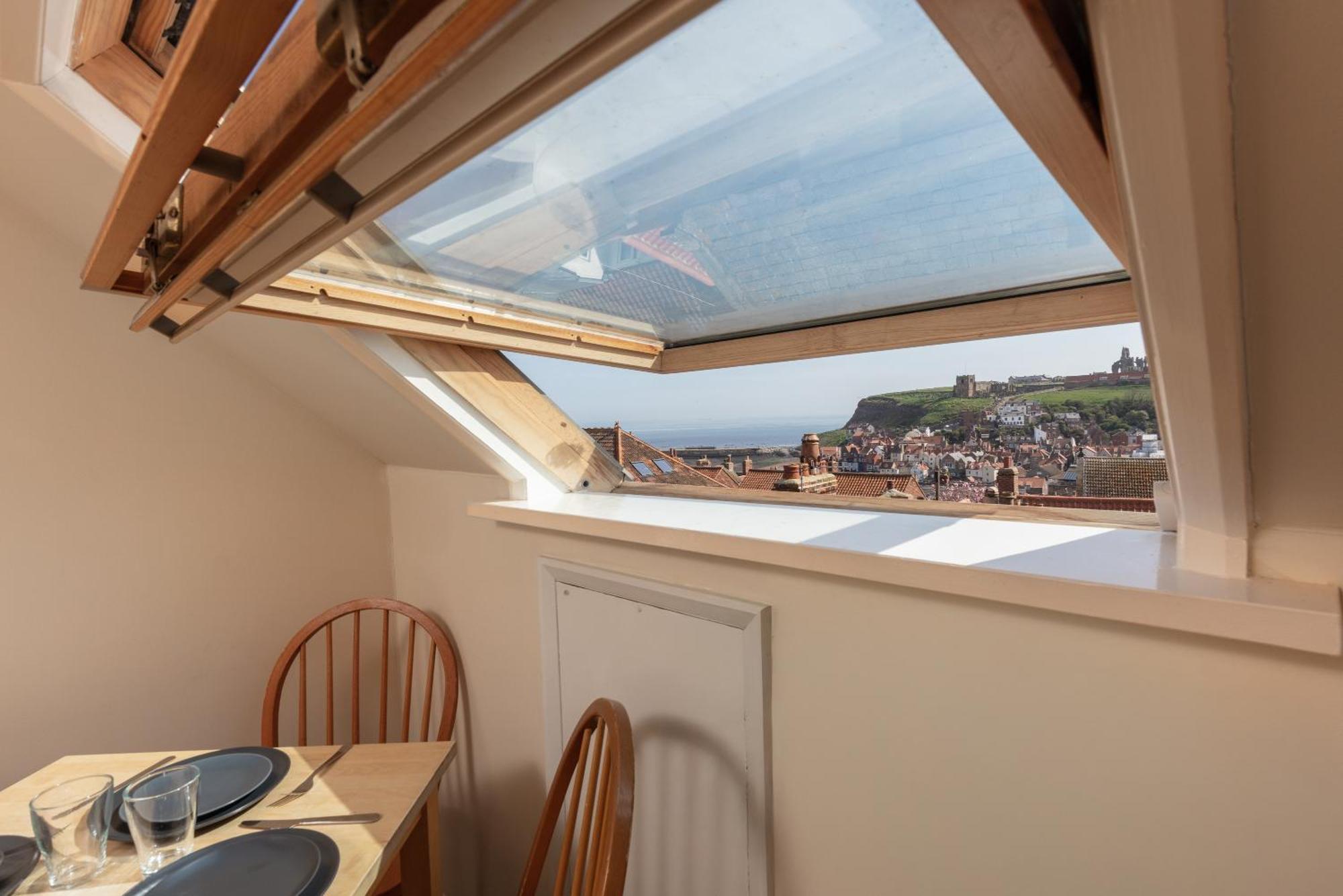 Discovery Accommodation Whitby Bagian luar foto