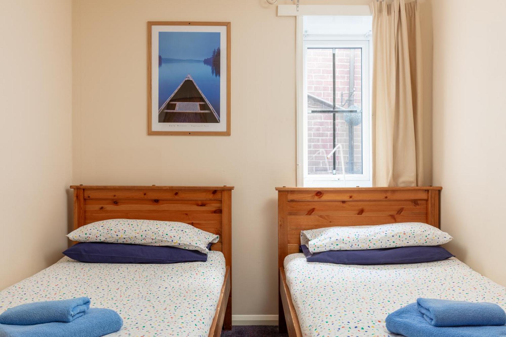 Discovery Accommodation Whitby Bagian luar foto