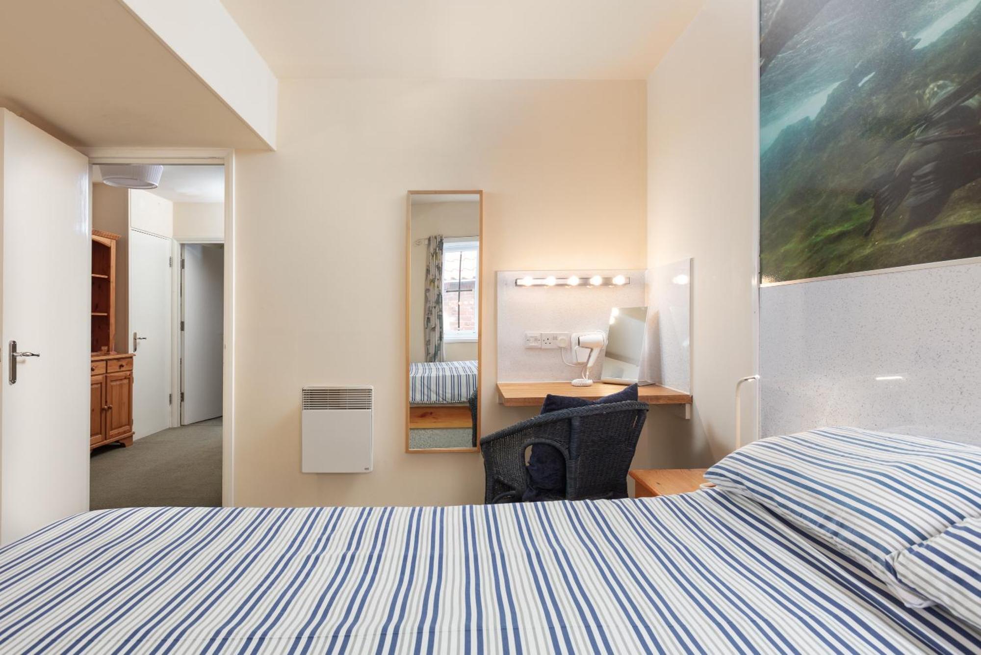 Discovery Accommodation Whitby Bagian luar foto