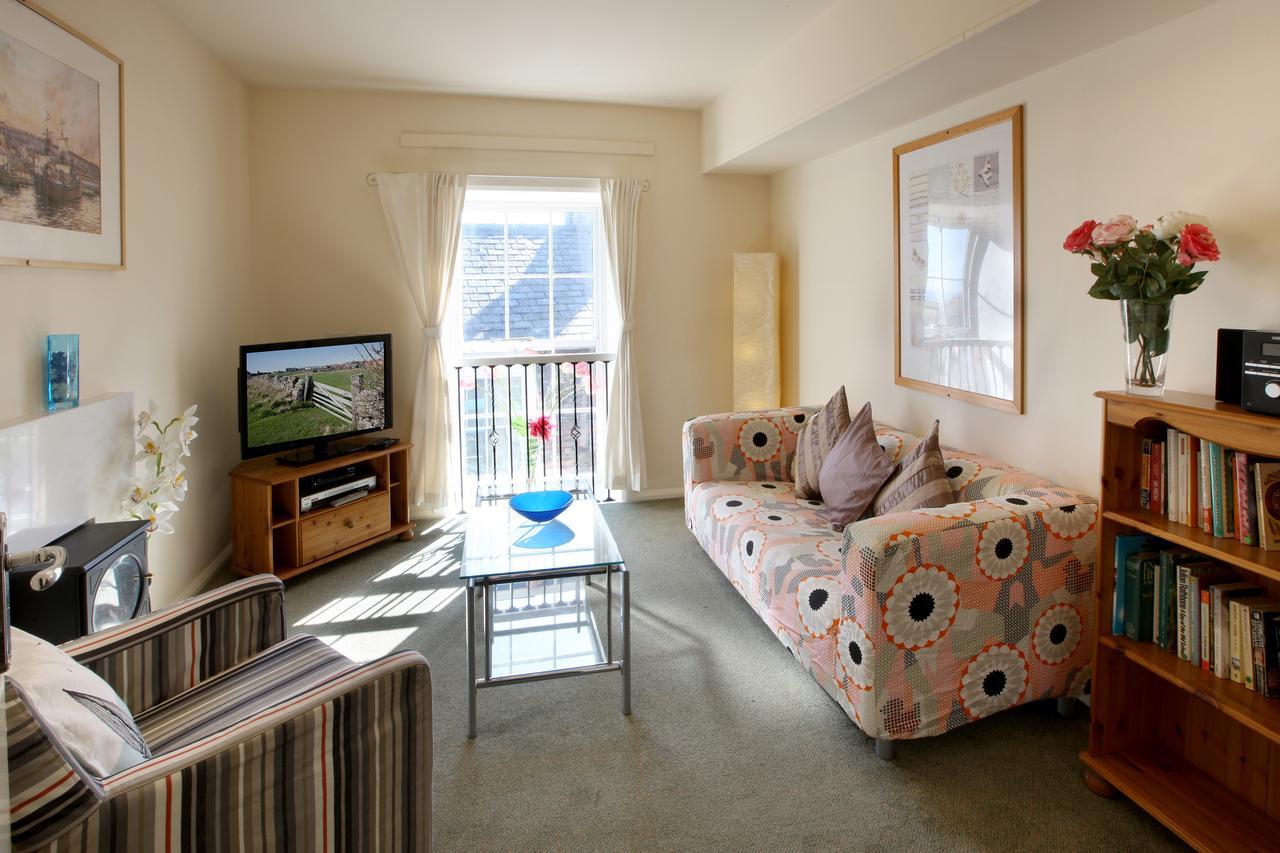 Discovery Accommodation Whitby Bagian luar foto